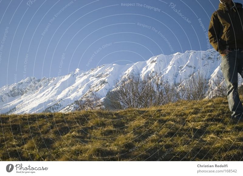 Aussichten Mann Homosexualität Leben Natur Wildnis Berge u. Gebirge Alpen Schnee Feld Wiese Frühling Winter Bekleidung Bundesland Tirol Innsbruck Gedanke