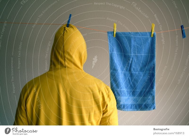 einfach mal abhängen Farbfoto Innenaufnahme Rückansicht Häusliches Leben Wohnung Mensch maskulin Rücken 1 Regen Bekleidung Pullover Tropfen