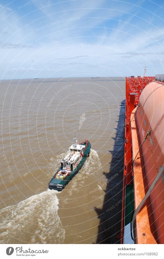 Lotse auf dem Rio de la Plata Farbfoto Außenaufnahme Textfreiraum oben Tag Starke Tiefenschärfe Vogelperspektive Panorama (Aussicht) Weitwinkel Schifffahrt