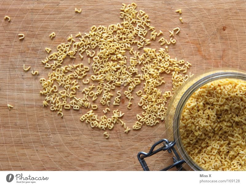 Nudelsuppe Farbfoto Nahaufnahme Detailaufnahme Menschenleer Lebensmittel Teigwaren Backwaren Ernährung Mittagessen Abendessen Bioprodukte Vegetarische Ernährung