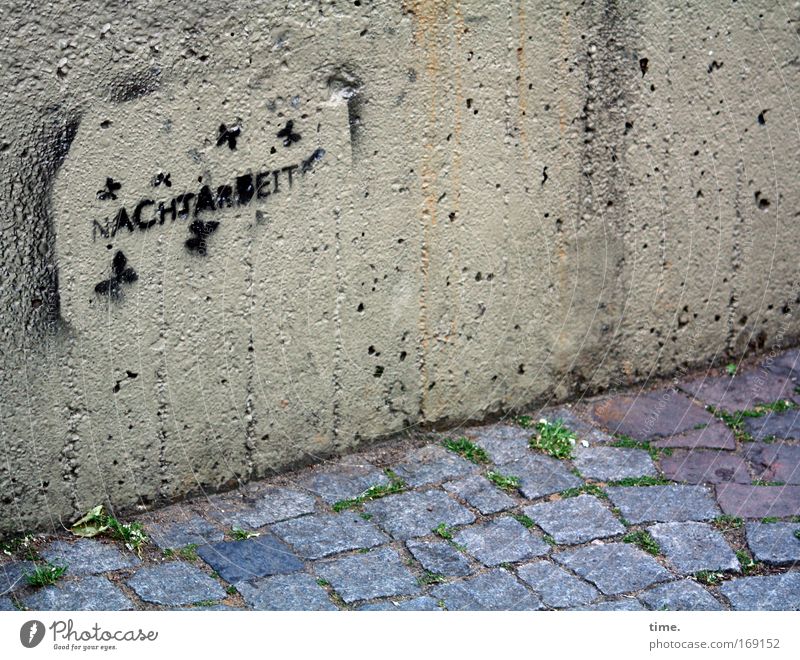 A Hard Night's Day (Reprise) Graffiti Schablone Beton Mauer Kopfsteinpflaster Stein Wege & Pfade Ecke Material Information unbequem Arbeit & Erwerbstätigkeit