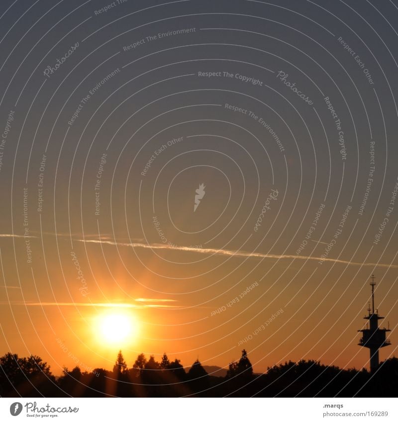 Der Letzte macht das Licht aus Farbfoto Außenaufnahme Textfreiraum oben Textfreiraum Mitte Dämmerung Sonnenstrahlen Sonnenaufgang Sonnenuntergang Natur