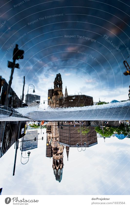 Spiegelung der Gedächtniskirche in Pfütze Ferien & Urlaub & Reisen Tourismus Ausflug Sightseeing Städtereise Hauptstadt Kirche Bauwerk Gebäude Architektur