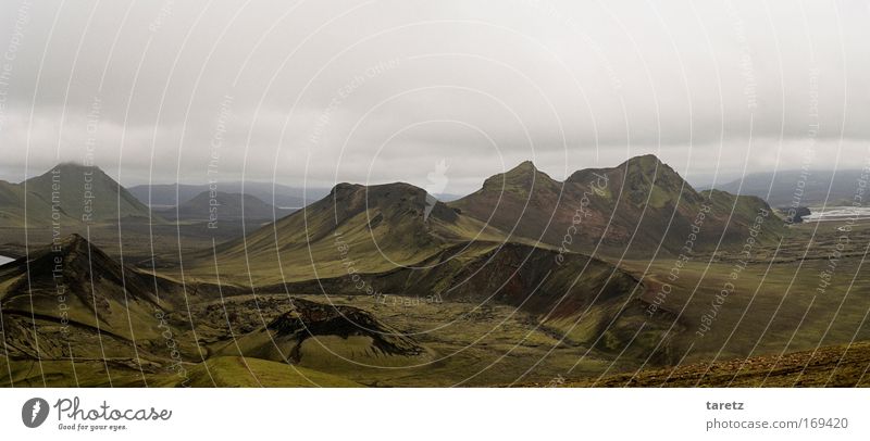 Vulkane im Nebel Ferien & Urlaub & Reisen Ferne Freiheit Berge u. Gebirge Natur Landschaft Urelemente Wolken schlechtes Wetter Hügel Felsen frei gigantisch