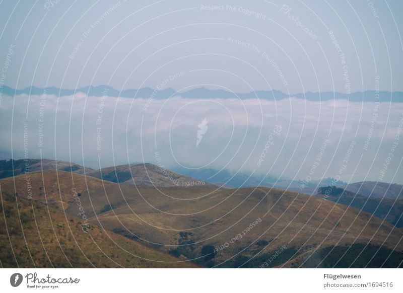 Über den Wolken Ferien & Urlaub & Reisen Tourismus Ausflug Abenteuer Ferne Freiheit Umwelt Natur Landschaft Klima Klimawandel Wetter schlechtes Wetter Nebel