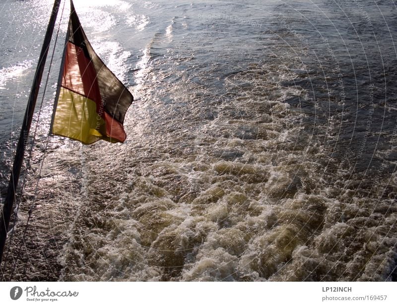 [HH 09.4/3] Deutschland_Heck Freude Ausflug Freiheit Sightseeing Städtereise Kreuzfahrt Meer Umwelt Natur Wasser Schönes Wetter Fluss Elbe Hafenstadt