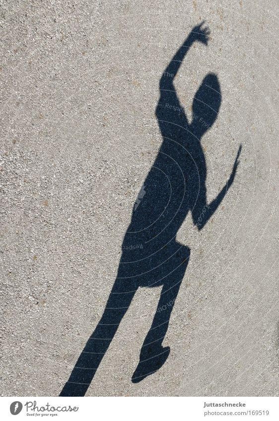 Der schwarze Rächer ;-) Schatten Silhouette Kontrast Schrecken erschrecken Beton Sonnenlicht springen buh Angst fangen winken Juttaschnecke