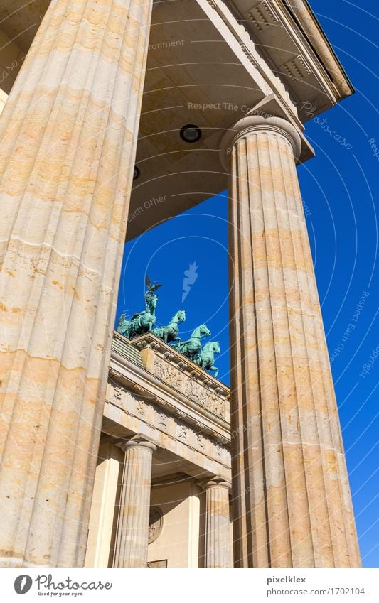 Brandenburger Tor Berlin Deutschland Stadt Hauptstadt Stadtzentrum Menschenleer Platz Bauwerk Gebäude Architektur Säule Sehenswürdigkeit Wahrzeichen Denkmal alt