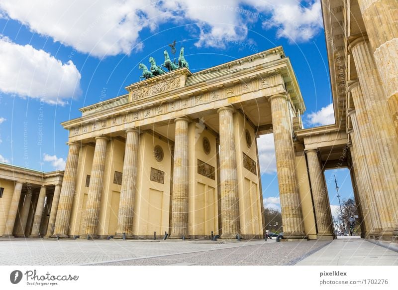 Brandenburger Tor Berlin Deutschland Stadt Hauptstadt Stadtzentrum Menschenleer Platz Bauwerk Gebäude Architektur Säule Sehenswürdigkeit Wahrzeichen Denkmal