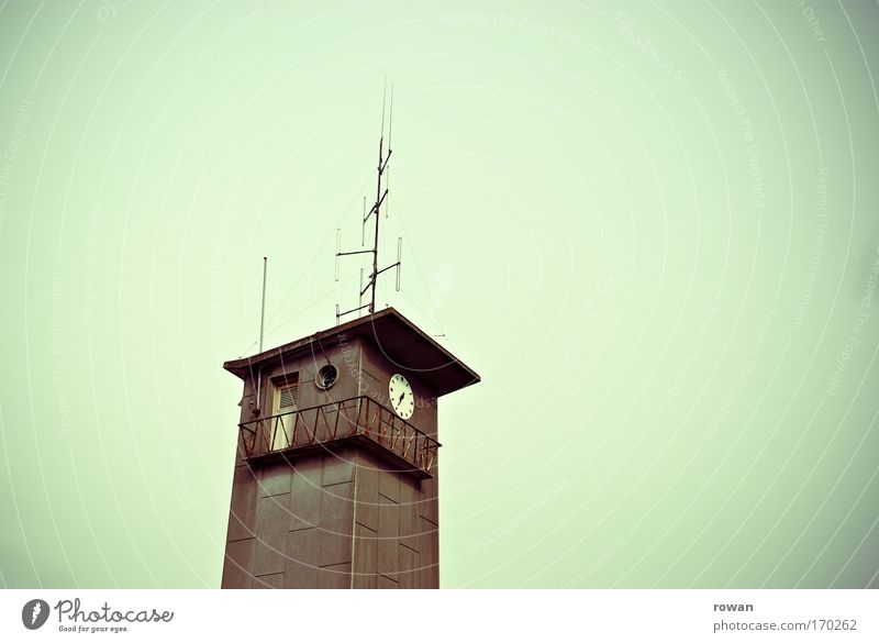 wachturm Farbfoto Menschenleer Textfreiraum rechts Textfreiraum oben Tag Turm Observatorium Bauwerk Gebäude Architektur Balkon Antenne beobachten retro