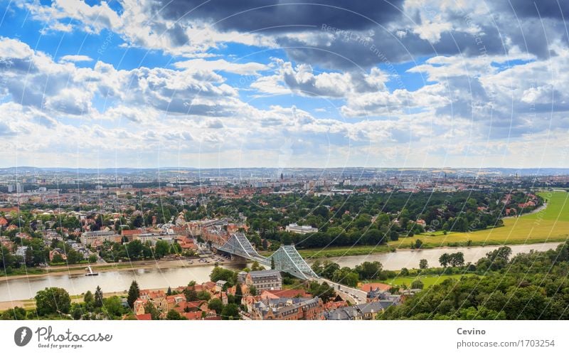 Dresden VI Tourismus Sightseeing Städtereise Sommerurlaub Landschaft Schönes Wetter Fluss Elbe Deutschland Europa Stadt Stadtrand Haus Brücke Verkehrsmittel