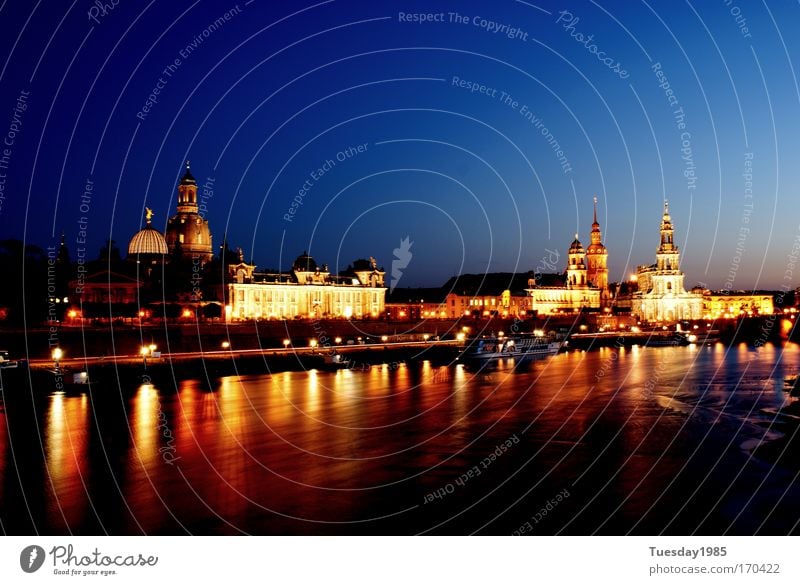 Nachtschicht/Elbsicht Farbfoto Außenaufnahme Abend Dämmerung Silhouette Reflexion & Spiegelung Langzeitbelichtung Panorama (Aussicht) Museum Landschaft