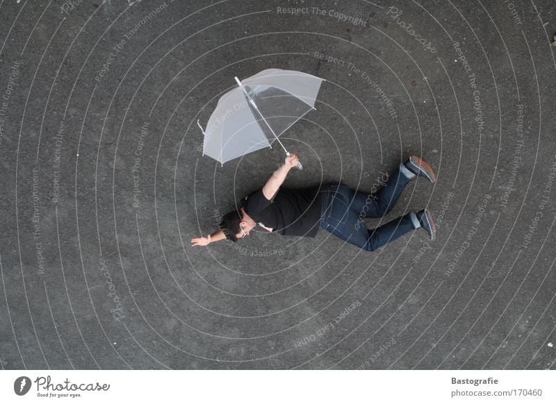 freefall Farbfoto Freizeit & Hobby fliegen Schirm fallen Regenschirm Sturzflug lustig