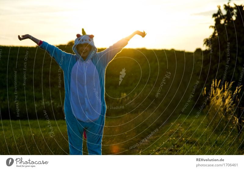 Alexa | Einhorn Mensch feminin Frau Erwachsene Jugendliche 1 18-30 Jahre Umwelt Natur Landschaft Himmel Sommer Wiese Feld Wege & Pfade Anzug Karnevalskostüm