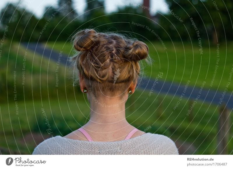 Alexa | Frisur Mensch feminin Junge Frau Jugendliche Kopf 1 18-30 Jahre Erwachsene Umwelt Natur Landschaft Wiese Feld Haare & Frisuren blond langhaarig