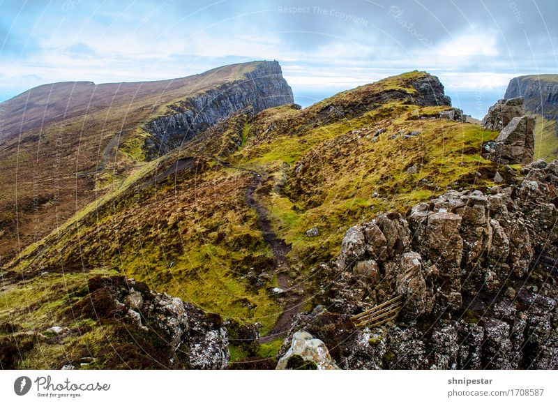 The Quiraing Ferien & Urlaub & Reisen Tourismus Ausflug Abenteuer Sightseeing Berge u. Gebirge wandern Wanderlust Hiking Umwelt Natur Landschaft Pflanze