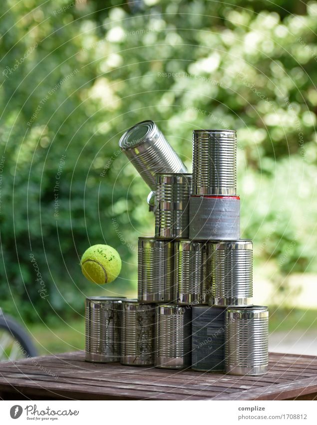 Dosenschießen Freude Glück Garten Feste & Feiern Geburtstag Sport Erfolg Kind Schüler Business Kindheit Sommer Baum Zeichen werfen Verlässlichkeit