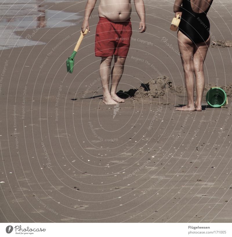 Wenn ihr nicht werdet wie die Kinder... Farbfoto Außenaufnahme Reflexion & Spiegelung Freude Wellness Fuß Umwelt Natur Sommer Wellen Küste Seeufer Flussufer