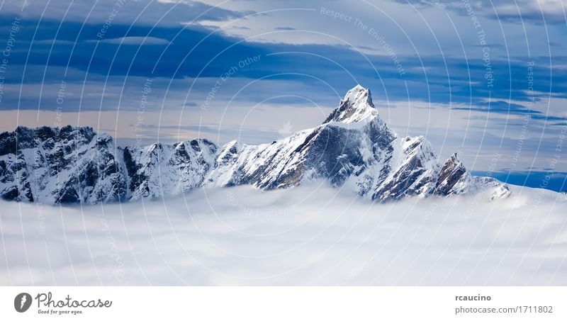 Berg Dent d'Hérens (4174) in den Alpen Italien Ferien & Urlaub & Reisen Tourismus Ausflug Winter Schnee Berge u. Gebirge Natur Landschaft Himmel Wolken