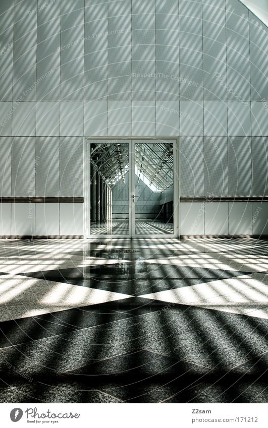 kathedrale der moderne Farbfoto Innenaufnahme Licht Schatten Kontrast bevölkert Haus Tor Bauwerk Gebäude Architektur Tür leuchten ästhetisch dunkel eckig kalt