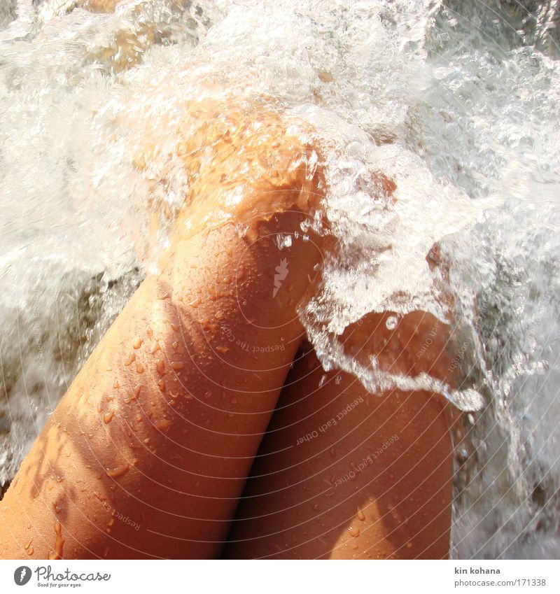 leidenschaft _ 03 Farbfoto Außenaufnahme Nahaufnahme Akt Licht Schatten Sonnenlicht schön Erholung Sommer Sommerurlaub Sonnenbad Strand Meer Wellen Mensch