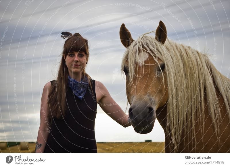 Carina | und der Haflinger Freizeit & Hobby Reiten Mensch feminin Junge Frau Jugendliche 1 18-30 Jahre Erwachsene Umwelt Natur Feld Kleid Tattoo Piercing