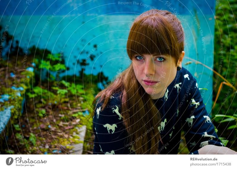 Carina | Poolblau Stil Design schön Gesicht Mensch feminin Junge Frau Jugendliche Erwachsene 1 18-30 Jahre Umwelt Natur Landschaft Pflanze Moos Haare & Frisuren