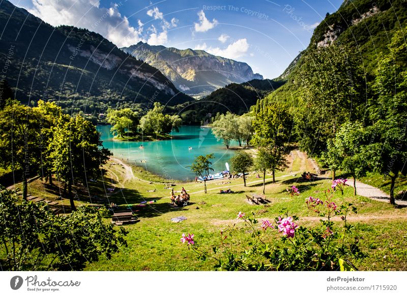 Lago di Tenno in Italien Ferien & Urlaub & Reisen Tourismus Ausflug Abenteuer Ferne Freiheit Camping Sommerurlaub Sonnenbad Insel Berge u. Gebirge wandern