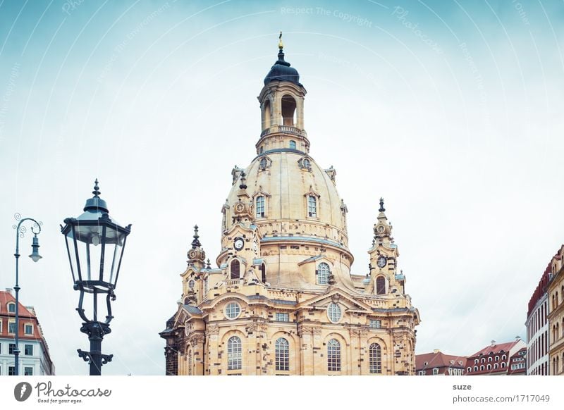 Grande Dame Tourismus Sightseeing Städtereise Kunstwerk Kultur Himmel Stadt Kirche Bauwerk Architektur Sehenswürdigkeit Wahrzeichen Denkmal Zeichen ästhetisch