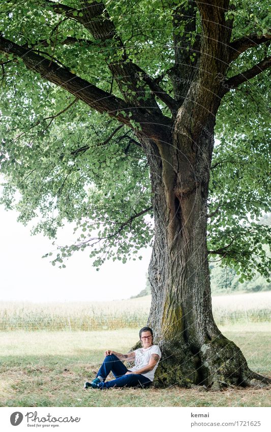 Sommer unterm Baum Lifestyle Stil Wohlgefühl Zufriedenheit Erholung ruhig Freizeit & Hobby Ausflug Freiheit Mensch feminin Frau Erwachsene Leben 1 Natur