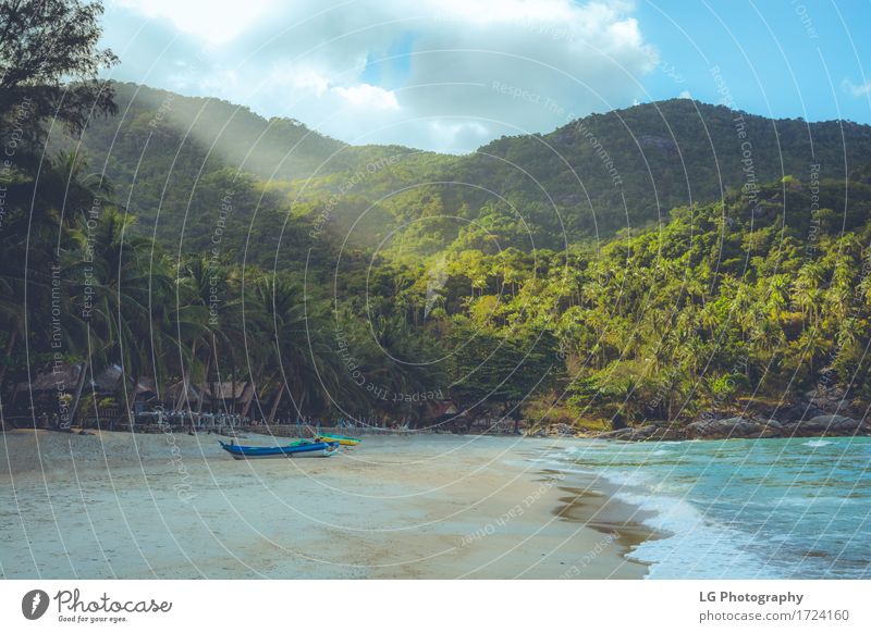 Boot auf Flasche Strand schön Erholung ruhig Ferien & Urlaub & Reisen Abenteuer Sonne Meer Wellen Seil Kultur Sand Wolken Küste Verkehr Wasserfahrzeug blau grün