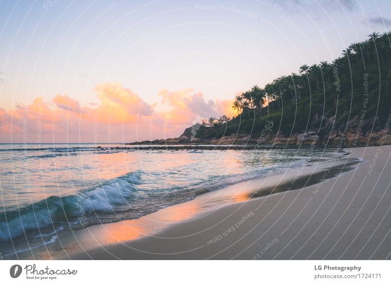 Sonnenuntergang am Flaschenstrand schön Erholung Ferien & Urlaub & Reisen Tourismus Strand Meer Insel Seil Sand Wolken Wärme Verkehr Wasserfahrzeug Sicherheit