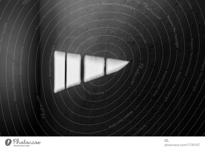 fenster Raum Mauer Wand Fenster dunkel Hoffnung Einsamkeit Angst gefangen Justizvollzugsanstalt Gefängniszelle Schwarzweißfoto Innenaufnahme Menschenleer