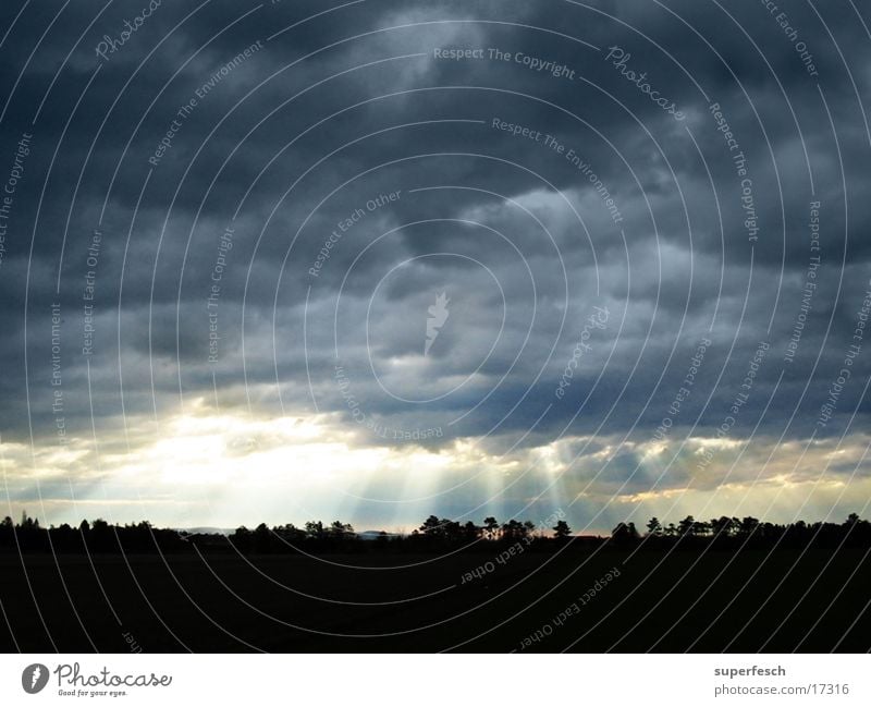 typisch April Wolken Licht Himmel Gewitter Beleuchtung Lichterscheinung