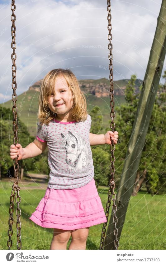 Himmelsschaukel Freude Gesundheit Spielen Ferien & Urlaub & Reisen Sommer Sommerurlaub Garten Kindererziehung Kindergarten Mensch feminin Kleinkind Mädchen