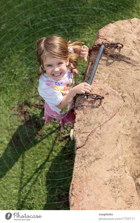 Himmelsstürmer #2 Spielen Spielplatz Ausflug Klettern Kindererziehung Kindergarten Mensch feminin Kleinkind Mädchen Kindheit 1 3-8 Jahre Garten Wiese Lächeln