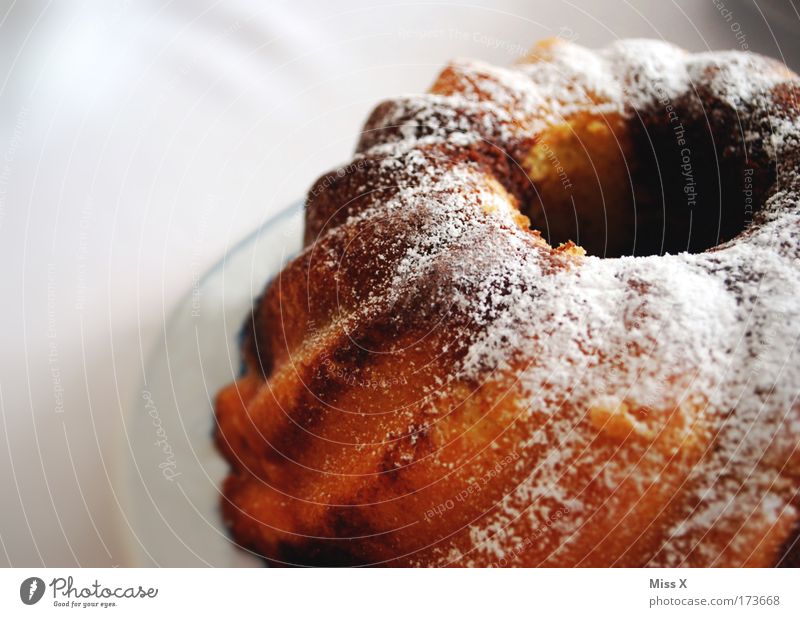 Bald wird er angeschnitten Farbfoto mehrfarbig Nahaufnahme Detailaufnahme Textfreiraum links Schwache Tiefenschärfe Lebensmittel Teigwaren Backwaren Kuchen