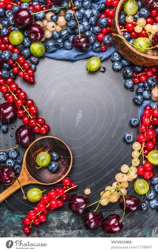 Sommer Beeren mit Kochlöffel Lebensmittel Frucht Dessert Marmelade Ernährung Bioprodukte Vegetarische Ernährung Diät Saft Schalen & Schüsseln Löffel Stil Design