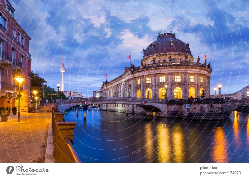 Museumsinsel bei Nacht Tourismus Sightseeing Städtereise Nachtleben Kultur Nachthimmel Fluss Spree Berlin Berlin-Mitte Deutschland Stadt Hauptstadt Stadtzentrum