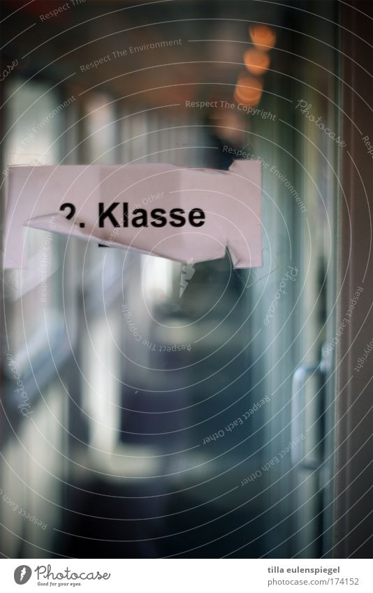 2.klasse Verkehrsmittel Personenverkehr Bahnfahren Personenzug Zugabteil authentisch blau Fernweh Scheibe Schilder & Markierungen Zweite Klasse Kategorie