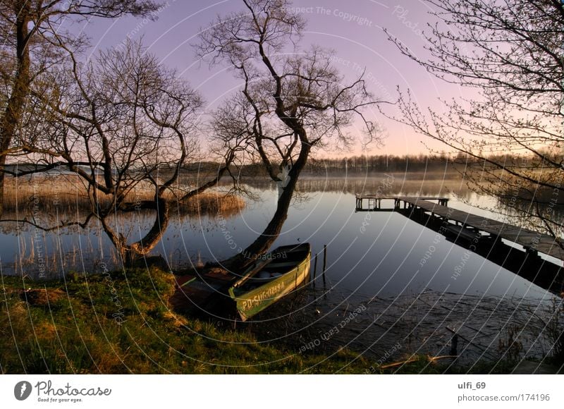 Masurischer See Farbfoto Außenaufnahme Dämmerung Sonnenaufgang Sonnenuntergang Weitwinkel Natur Landschaft Wasser Himmel Masuren Erholung träumen nass natürlich