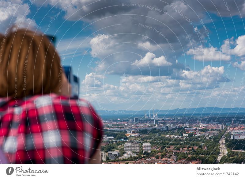 Plant watching 3 feminin Junge Frau Jugendliche Erwachsene 1 Mensch 18-30 Jahre 30-45 Jahre Karlsruhe Stadt Stadtrand Industrieanlage beobachten Blick entdecken