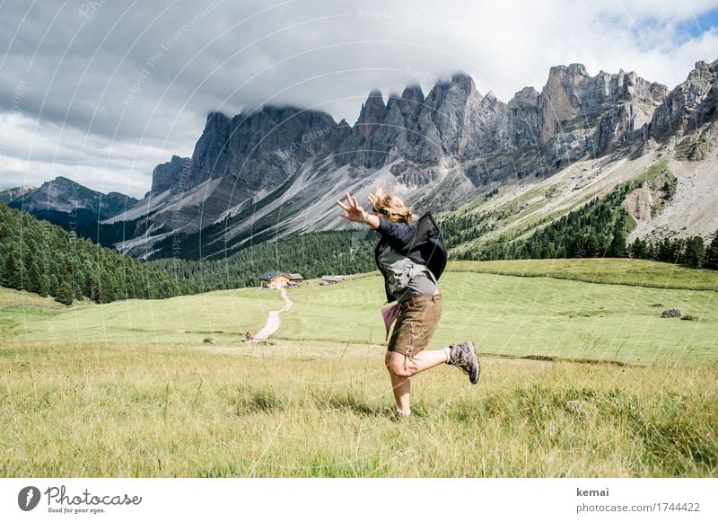 Landung im Glück Lifestyle Leben Freizeit & Hobby Spielen Ferien & Urlaub & Reisen Ausflug Abenteuer Freiheit Berge u. Gebirge wandern Natur Landschaft Himmel