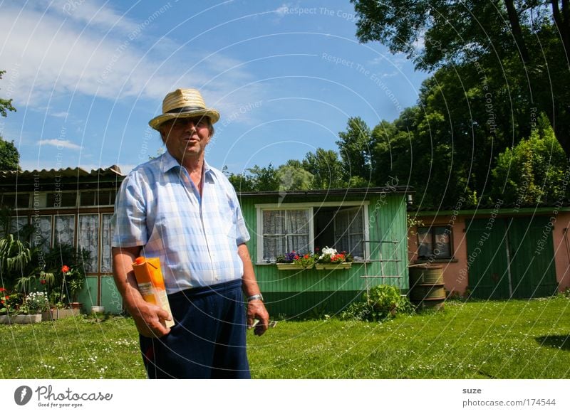 Dittmeyers Valensina Getränk Erfrischungsgetränk Saft Garten Ruhestand Feierabend Mensch maskulin Männlicher Senior Mann Großvater 1 60 und älter Schönes Wetter