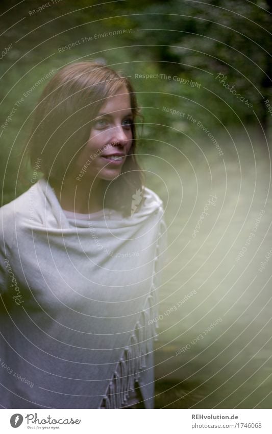 Julia | im Wald schön Freizeit & Hobby Mensch feminin Junge Frau Jugendliche Gesicht 1 13-18 Jahre Umwelt Natur Landschaft brünett langhaarig Lächeln