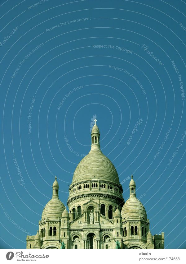 Basilique du Sacré-Cœur Farbfoto Außenaufnahme Menschenleer Textfreiraum links Textfreiraum rechts Textfreiraum oben Textfreiraum Mitte Tag Sonnenlicht