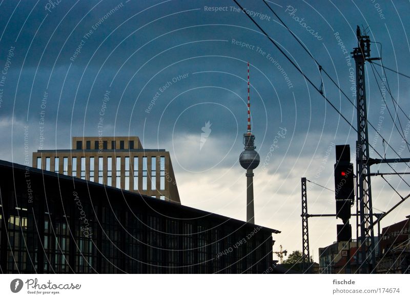 mist... vergessen wo das war ;) Farbfoto Außenaufnahme Menschenleer Textfreiraum oben Tag Totale Fernseher Telekommunikation Fernsehen Fernsehen schauen Radio