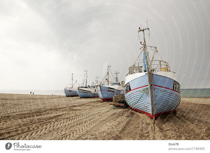 Kutterparade Ernährung Meeresfrüchte Ferien & Urlaub & Reisen Sommerurlaub Strand Fischereiwirtschaft Sand Wolken Wetter schlechtes Wetter Küste Nordsee