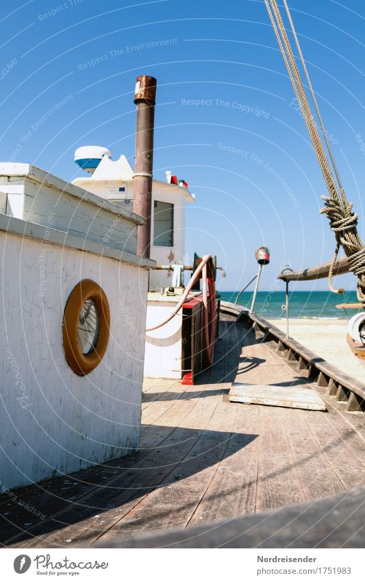 Fischkutter Sommerurlaub Strand Meer Arbeit & Erwerbstätigkeit Beruf Arbeitsplatz Landwirtschaft Forstwirtschaft Güterverkehr & Logistik Maschine Wasser