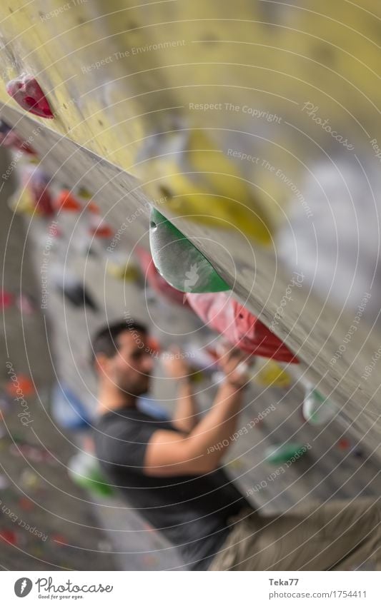 Bouldern IIII Freizeit & Hobby Sport Klettern Bergsteigen Mensch Hand Mauer Wand anstrengen ästhetisch Kontrolle Konzentration Kraft Boulderhalle Farbfoto